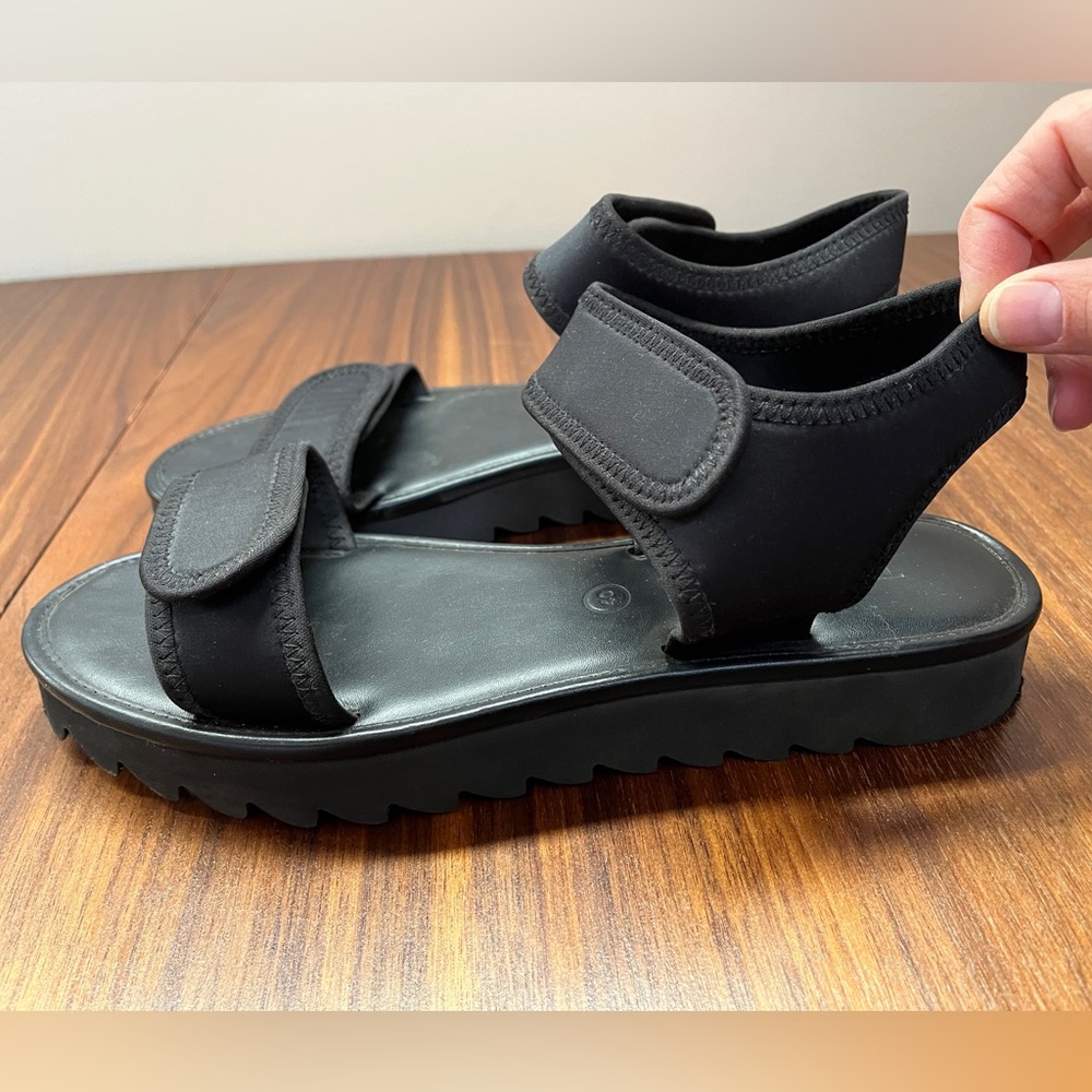 Twoobs OG sandal in noir black size EU 40 US 9 unworn new neoprene vegan sandals